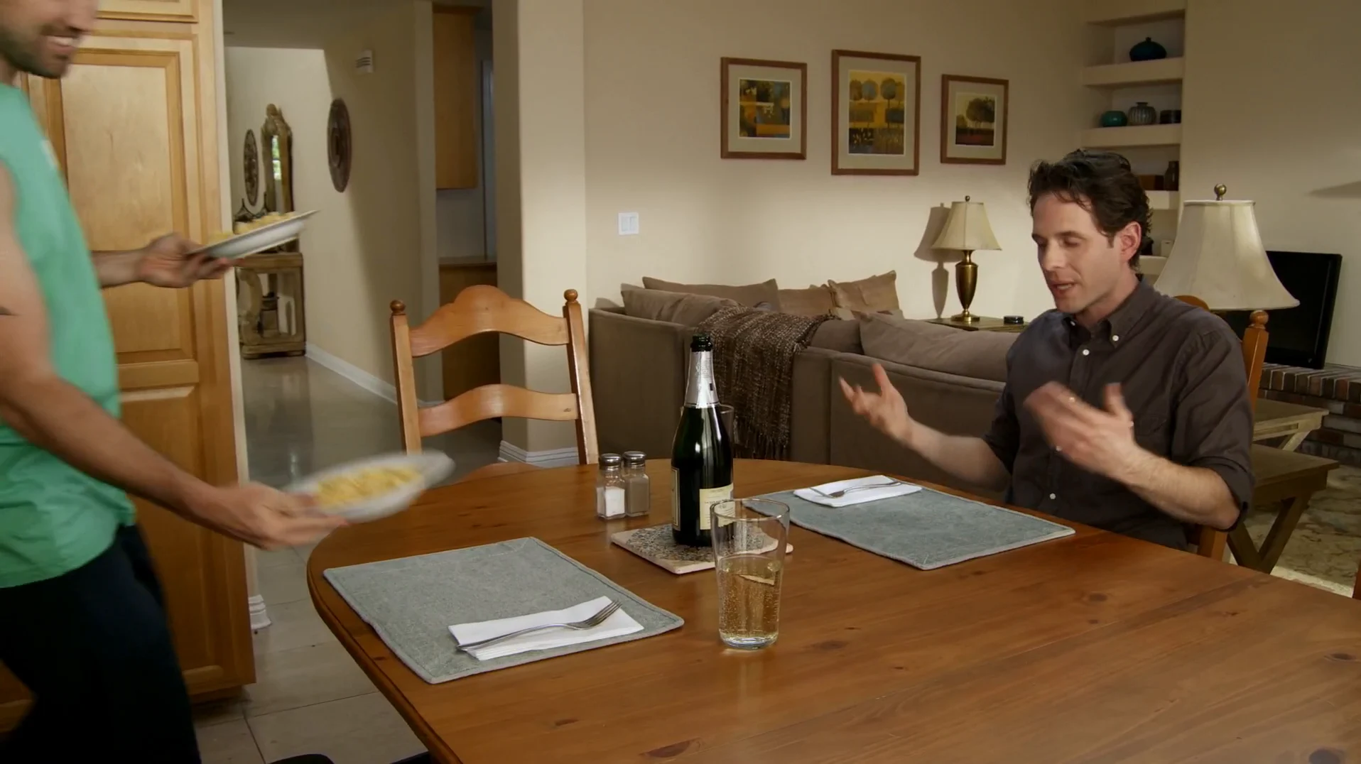 Still from Mac & Dennis Move to the Suburbs